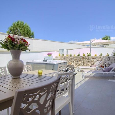 Jacuzzi Holiday Homes By Lovesud Santa Maria di Leuca Exteriör bild