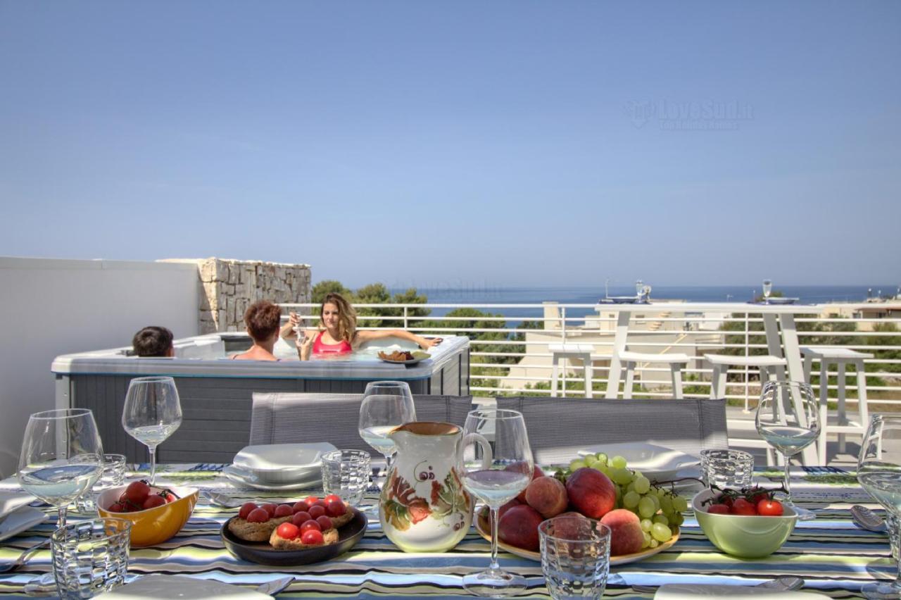 Jacuzzi Holiday Homes By Lovesud Santa Maria di Leuca Exteriör bild