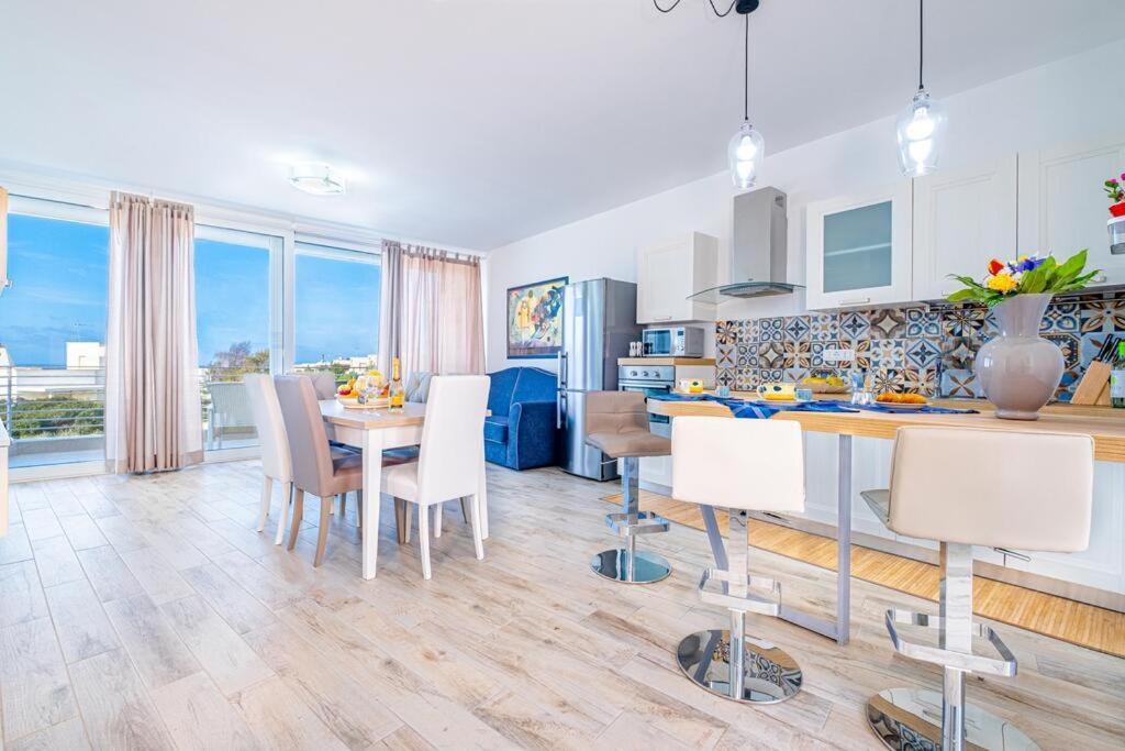 Jacuzzi Holiday Homes By Lovesud Santa Maria di Leuca Exteriör bild