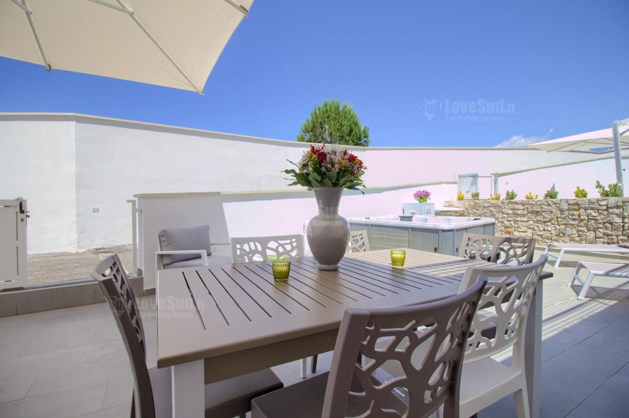 Jacuzzi Holiday Homes By Lovesud Santa Maria di Leuca Exteriör bild