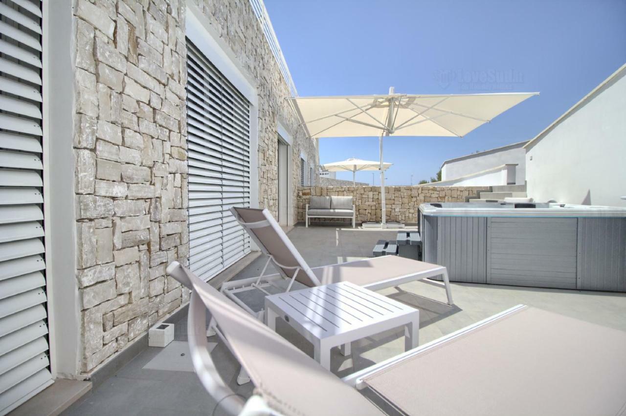 Jacuzzi Holiday Homes By Lovesud Santa Maria di Leuca Exteriör bild